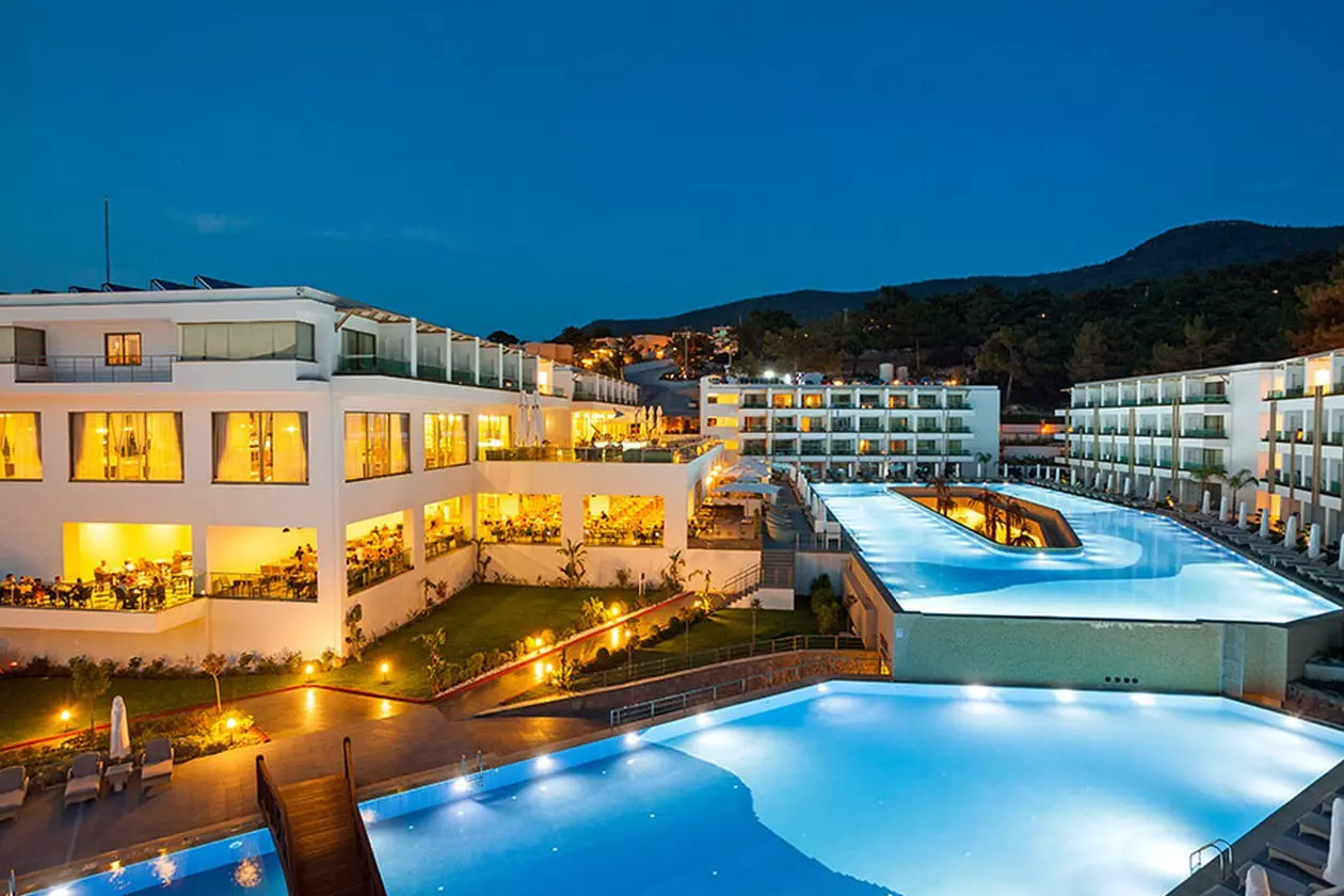 THORLUXURY_SHABAVIZ (2).jpg